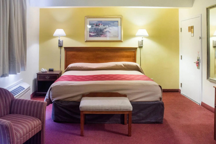 Studios & Suites 4 Less Chesapeake