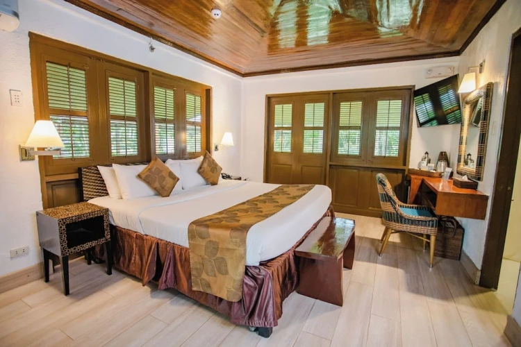 2 Bedrooms Suite with balcony and beachfront