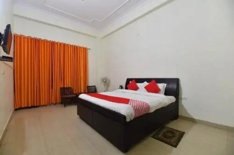 Sandalee Comforts by OYO Rooms
