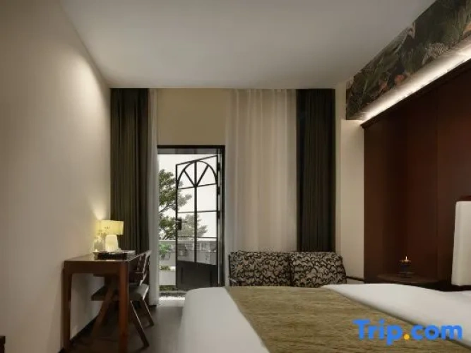 Premium Twin room with balcony