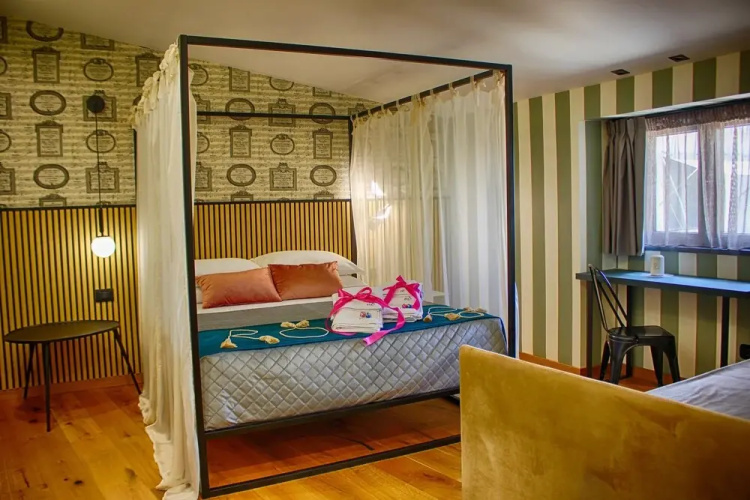 Roby's boutique rooms
