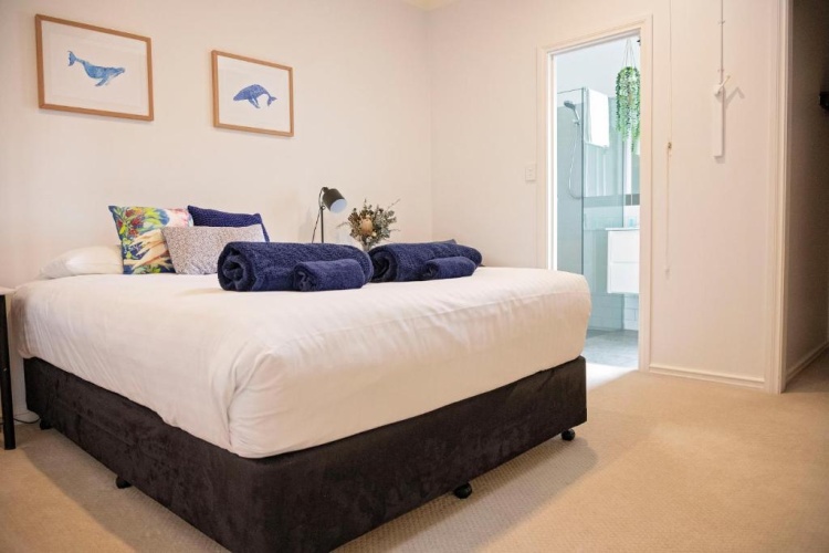 3 Bedrooms Apartment