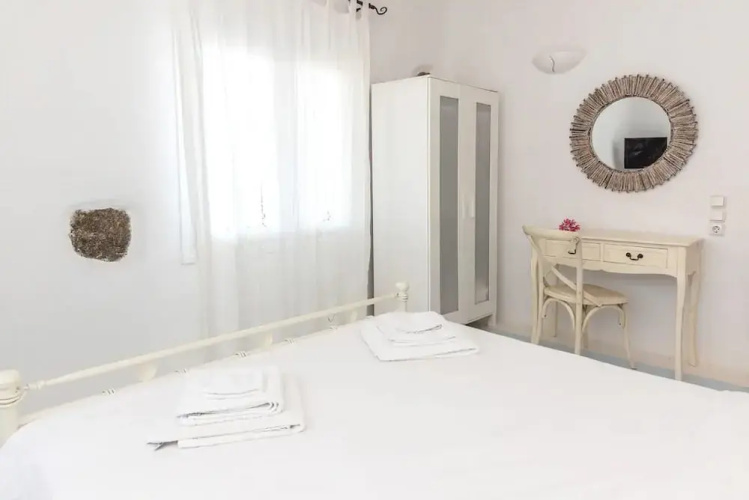 Etesians Suites & Villas