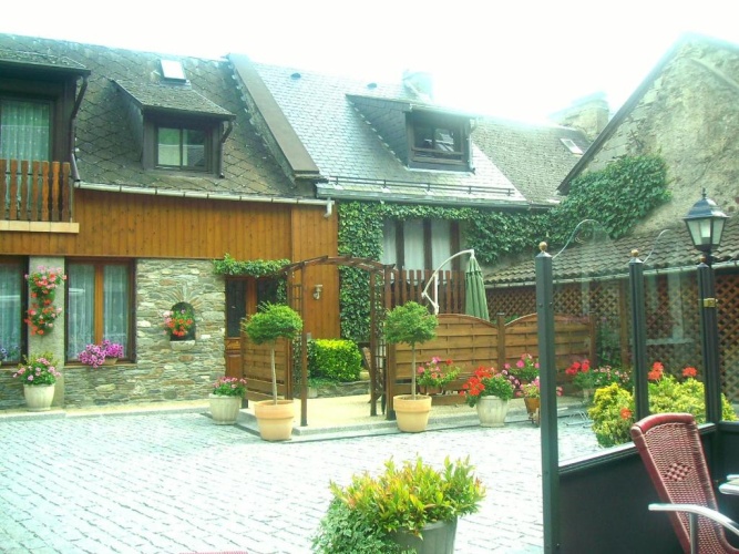5 Bedrooms Cottage