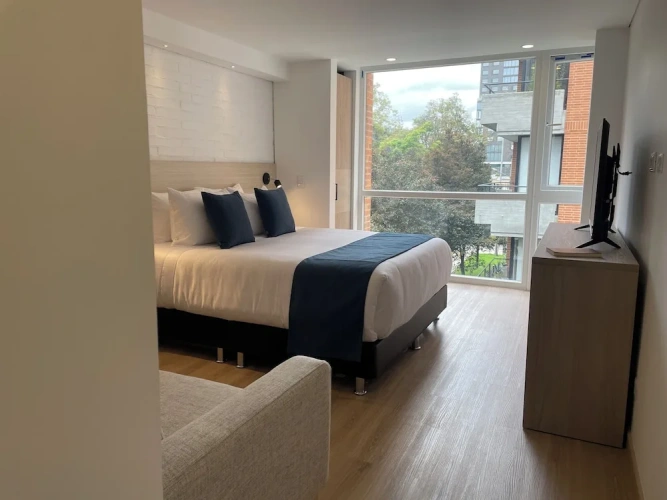 Deluxe Double room with city view