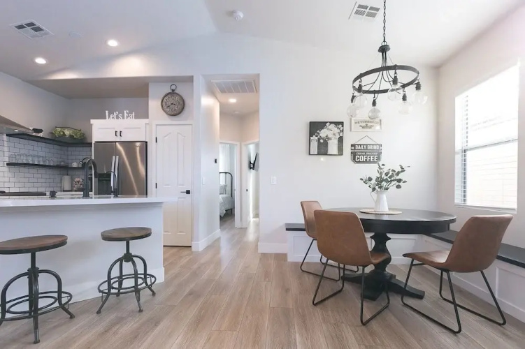 Gilbert Laurel 3 Bedroom Townhouse by RedAwning