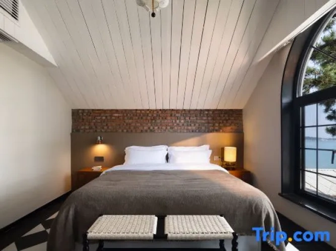 2 Bedrooms Family Suite with balcony and with garden view