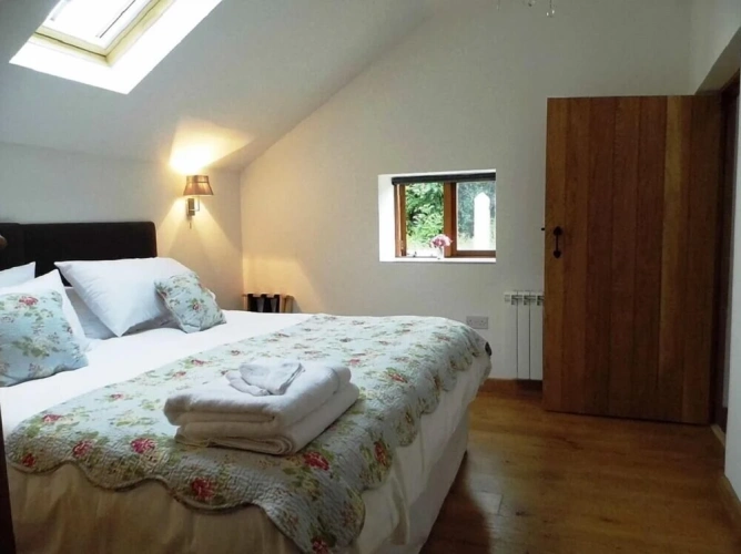 5 Bedrooms Cottage