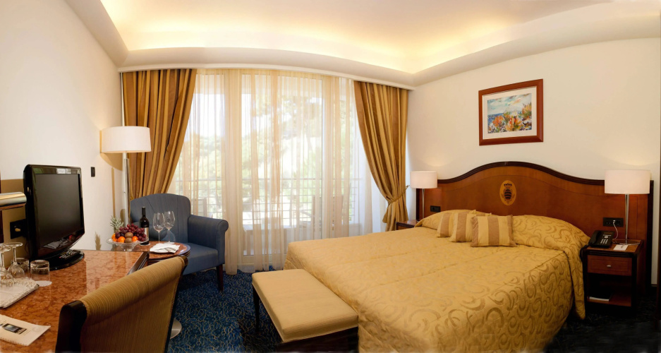 Hotel More