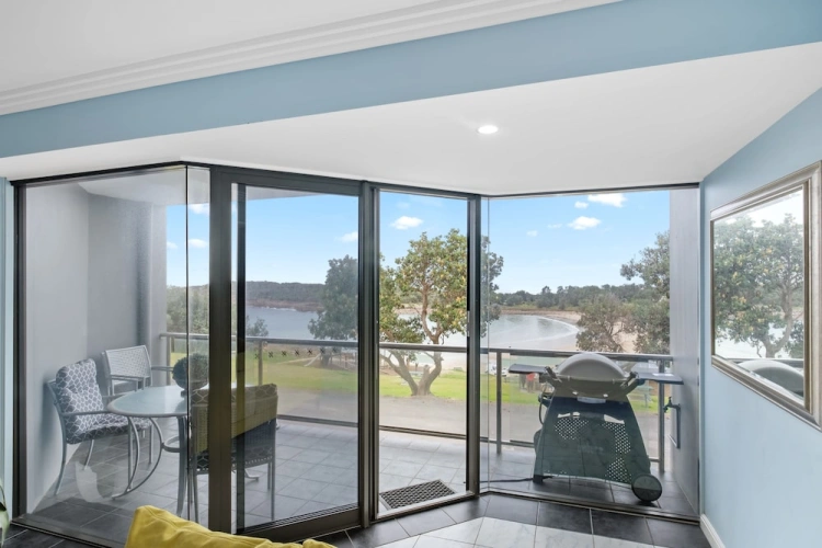 3 Bedrooms Family Apartment beachfront