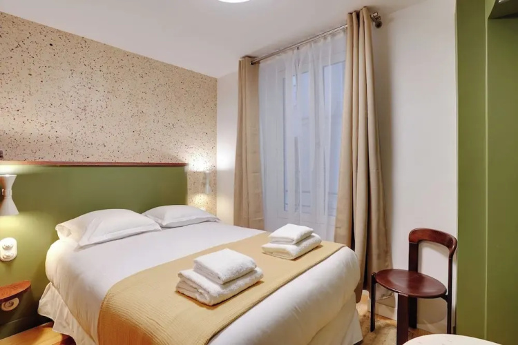 Chic Studio for 2 People - Republique
