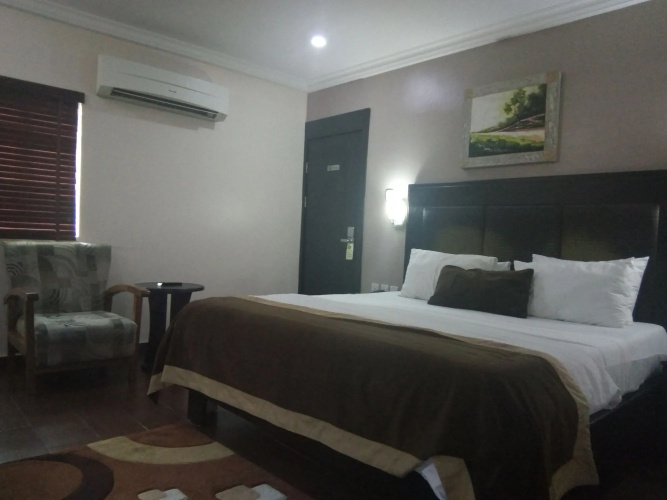 Neocourts Hotel