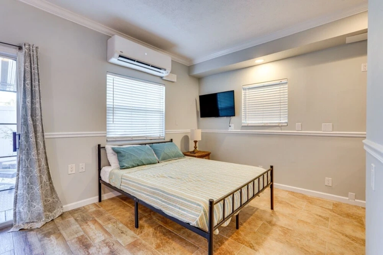 3 Bedrooms Apartment