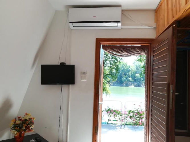 2 Bedrooms Cottage