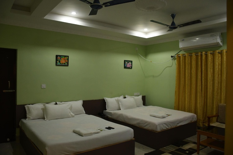 Deluxe Quadruple room