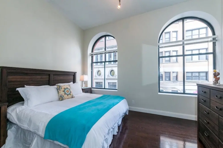 2 Bedrooms Apartment