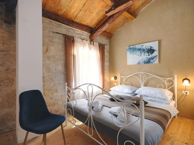 Villa in Batlug With Private Pool