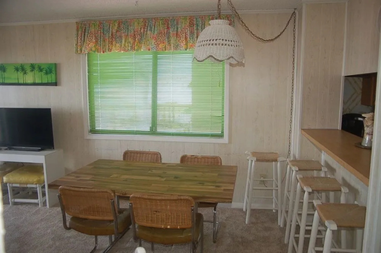 Crescent Beach Villas, unit 101 - 2 Br Condo