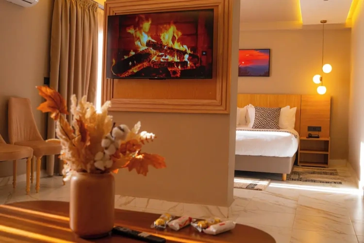 Deluxe Suite
