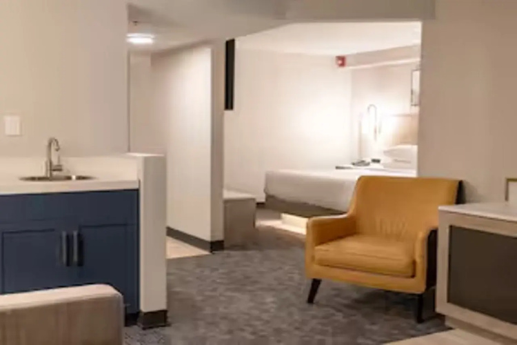 DoubleTree by Hilton Austin, MN