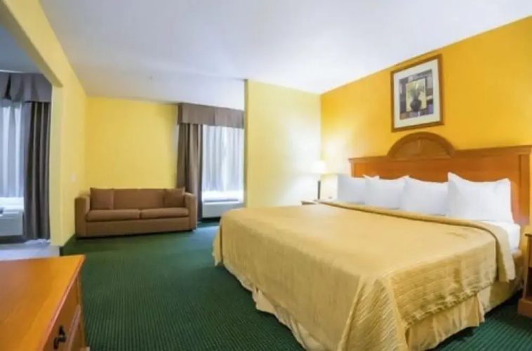 Franklin Inn & Suites