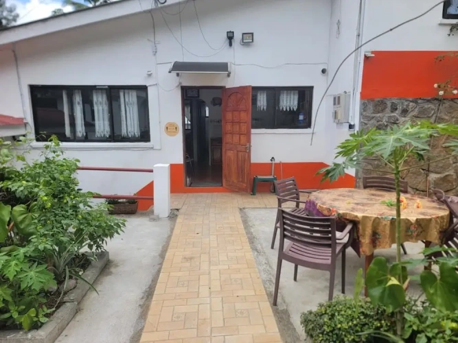 3 Bedrooms Villa with garden view