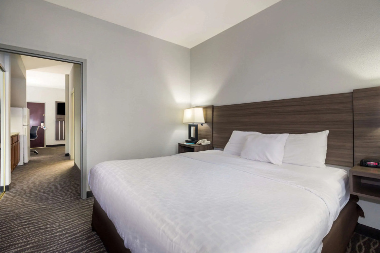 Clarion Pointe Charleston - West Ashley photo 8