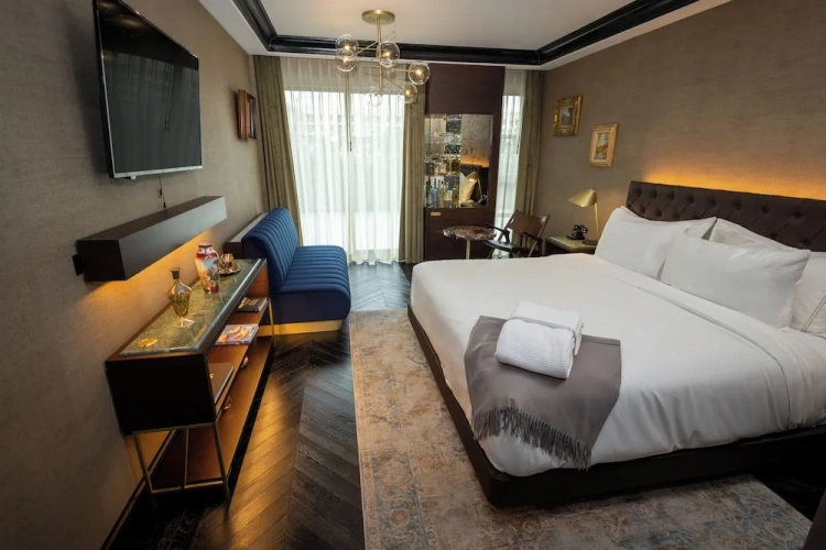 Superior Hollywood Double room Hill View