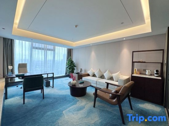 Deluxe Double Suite