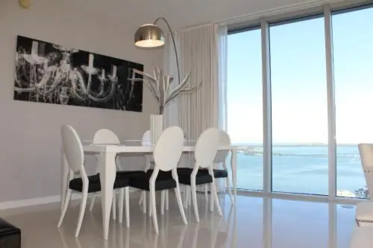 Luxury 5-star Condo @39th floor in Icon Brickell 2b/2b