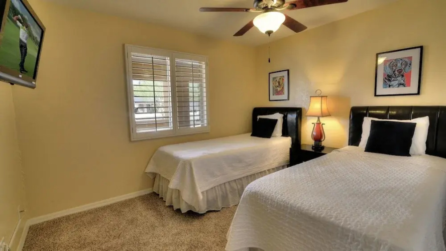 Mountain Views & Heated Pool/spa & Amenities Galore!