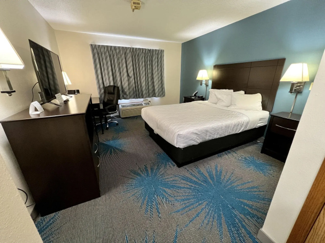 Reston Inn & Suites