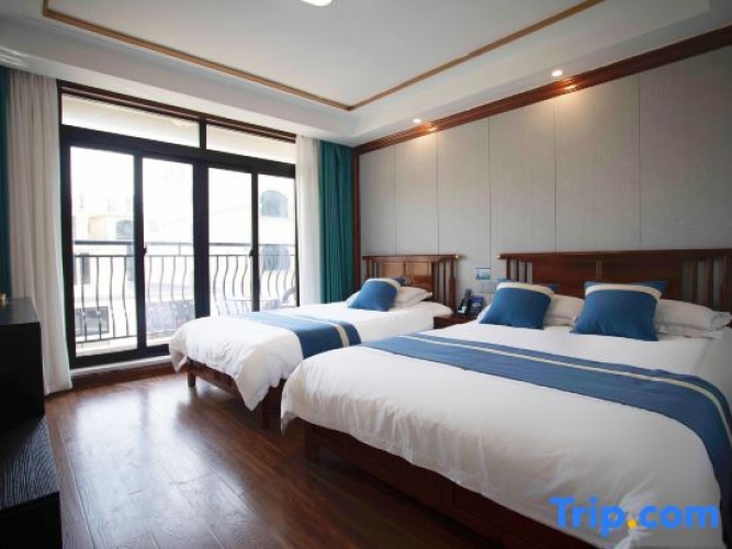Standard Family room with balcony