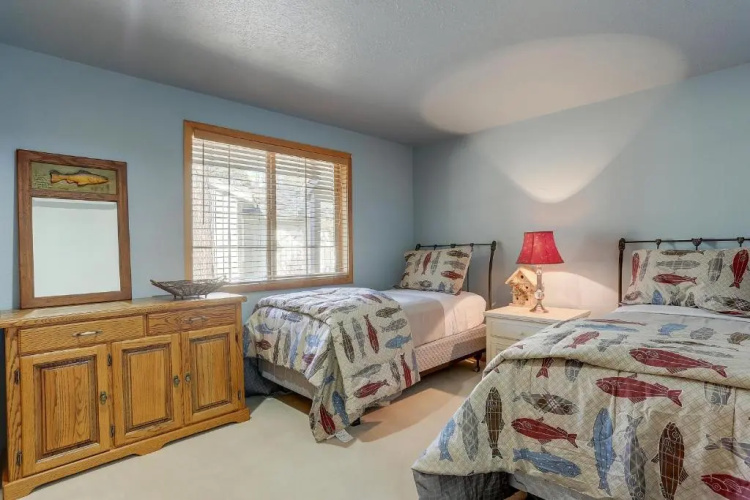 13 Ollalie-Great Yard-3BR/3BA