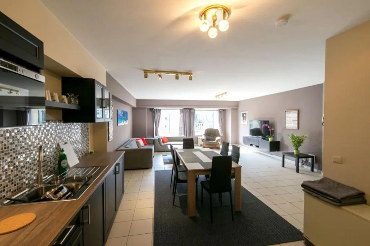 2 Bedrooms Apartment