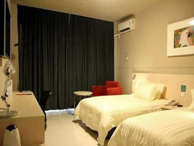 Standard Twin room with view