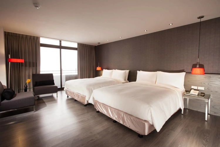 CHECK inn SELECT Hualien LinSen