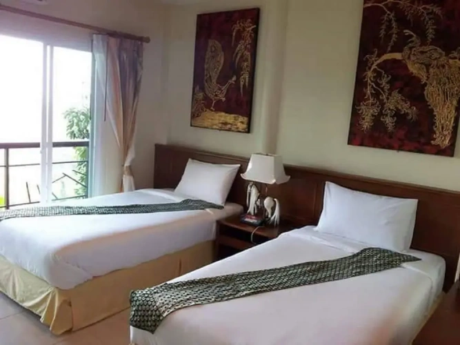 Deluxe Twin Suite