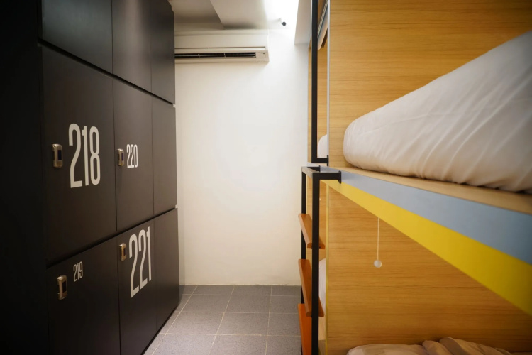 Borough Capsule Hostel Bali
