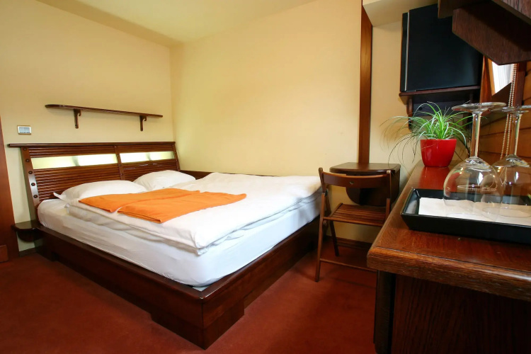 Boat Hotel Matylda