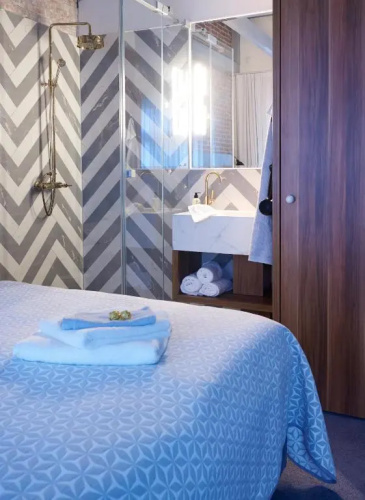 Five Rooms Hotel