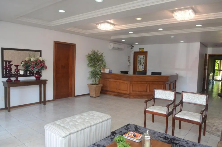 River Hotel