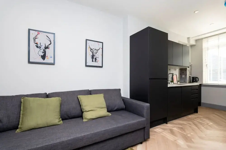 1 Bedroom Apartment-free Parking