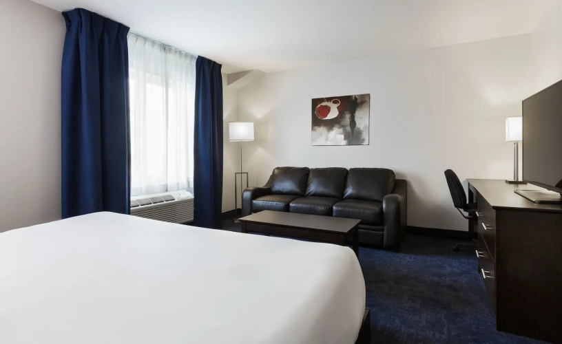 Imperia Hotel and Suites