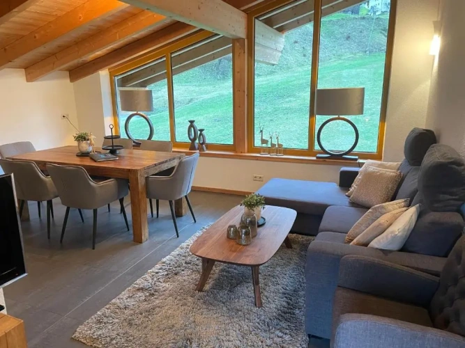 3 Bedrooms Apartment