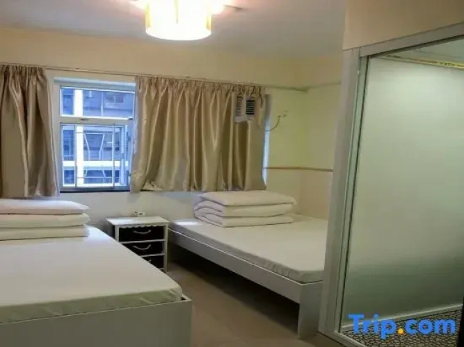 Standard Triple room