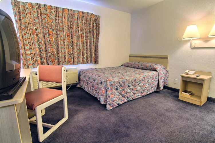 Motel 6 Fort Wayne, IN
