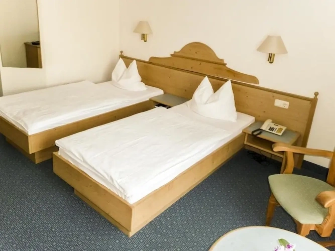 Standard Twin room with balcony