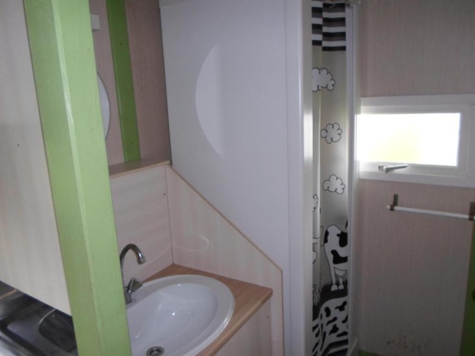 2 Bedrooms Bungalow