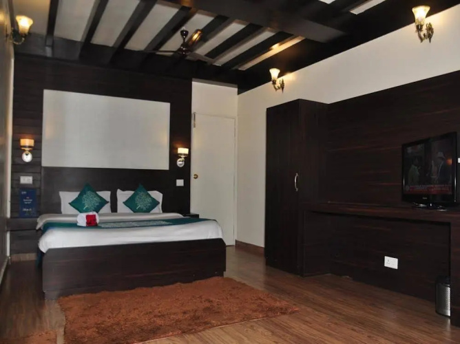 OYO Rooms Mall Road Shimla